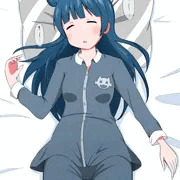 睡眠中に脱がされる善子