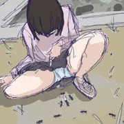 蟻を観察する少女