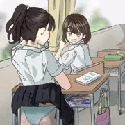 椅子でスカート捲れた状態で座ってるのに気づかない娘