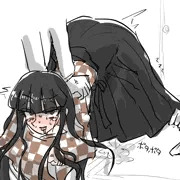 無理やり例のポーズをさせられて激痛でおもらししてしまう和服娘