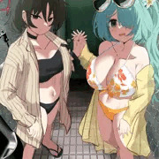 ヒヨリ&ミサキ@海の公衆トイレ