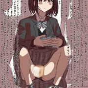 リアル感がえぐい…スカート長くてウブそうな子の地味ぱんつ♡