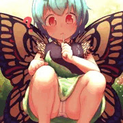 ラルバちゃんおすわり