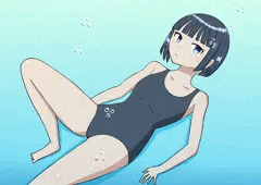 スク水横たわり