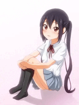 体育座りあずにゃん＋裸