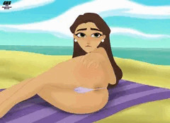 Queen Arianna on the beach
