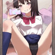 エッチな自撮りをするJKちゃん